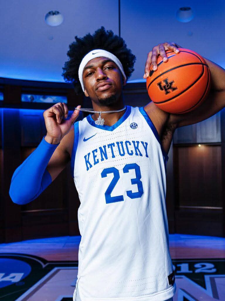 “Mo, obviously he’s a psychical big. I was excited when we got him. He’s gonna help us a lot.” 💪🏾🏀  – Otega Oweh on teammate Mo Dioubate